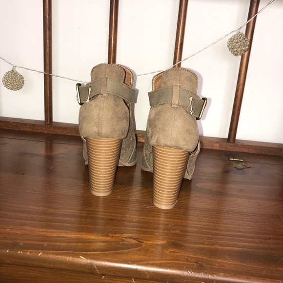 Booties - Picture 3 of 4